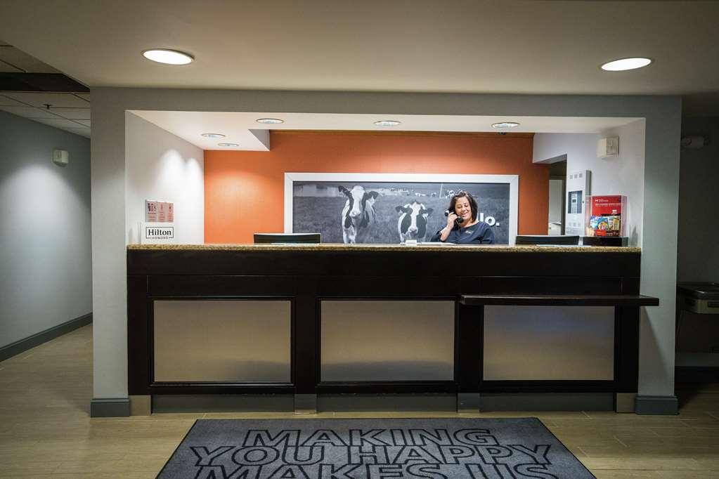 Hampton Inn Clarks Summit Interior photo